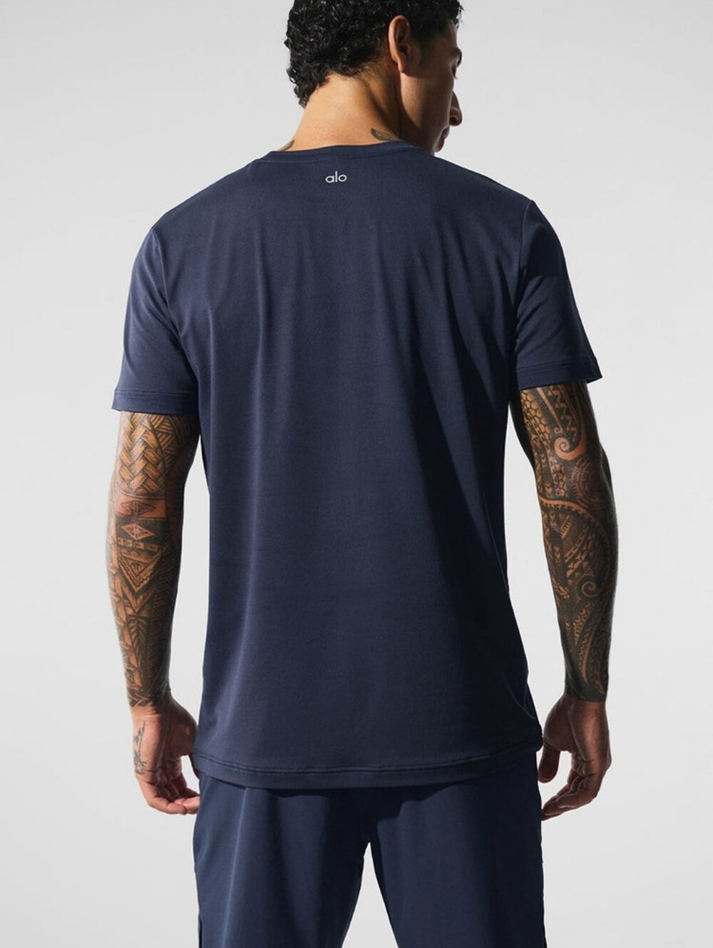 ALO Yoga Conquer Reform Crewneck Short Sleeve Tee Men's L Navy Jersey Tech